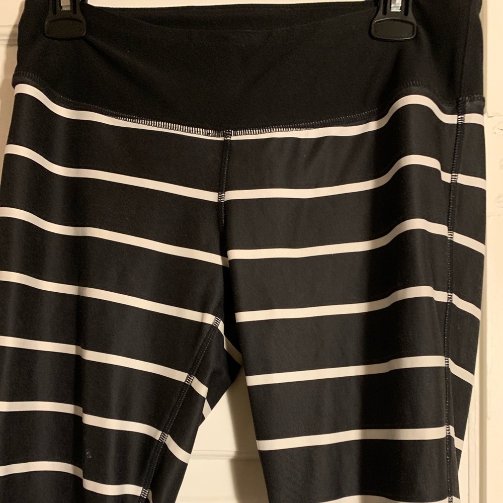 Cropped Stripped MPG workout leggings